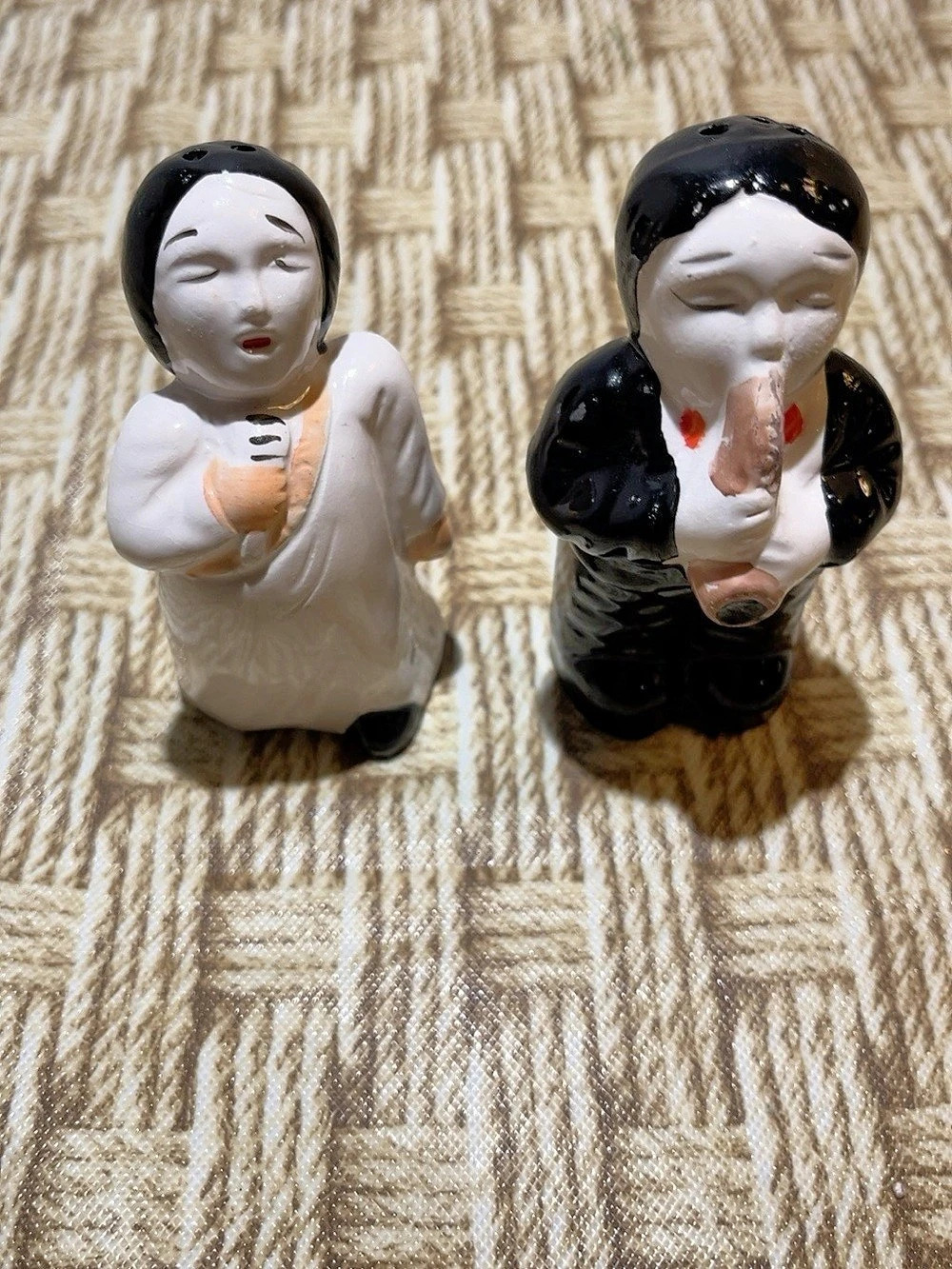 Pair of Black & White salt and pepper shakers
